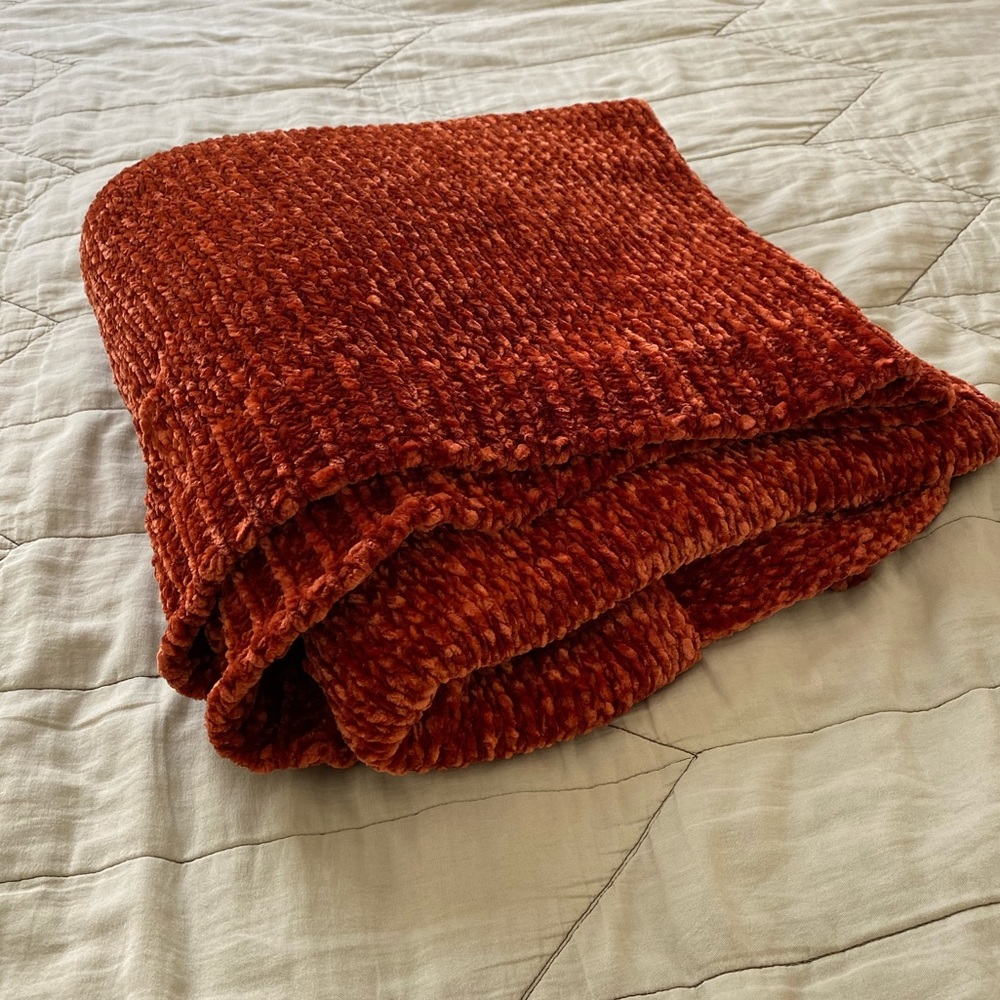 PROJECT 62 red 50”x60” chenille throw blanket